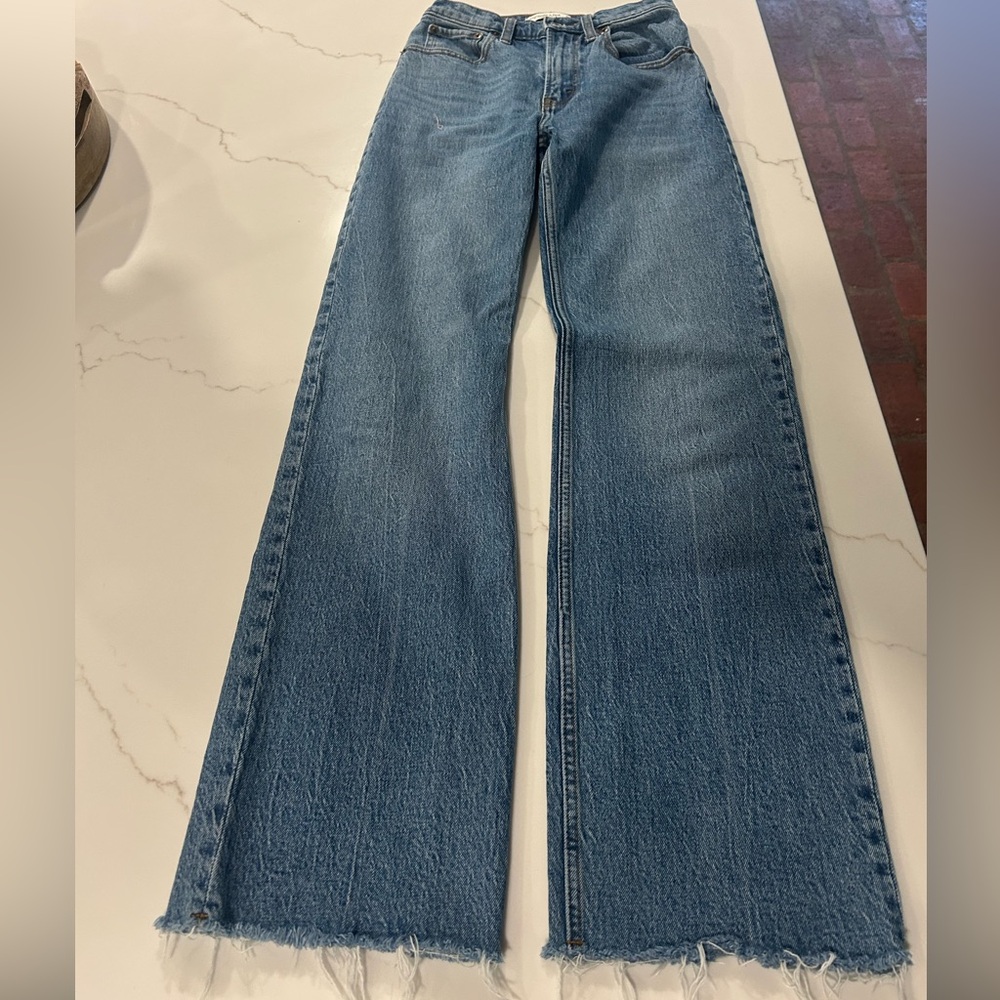 Abercrombie & Fitch '90s Relaxed High Rise Jeans in Blue
